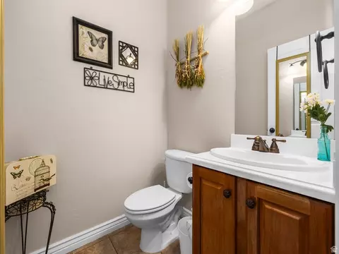 Bath - 255 E 1300 N, Mapleton, UT 84664 photo 1 of 2