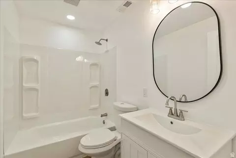 Bath - 3916 S Sage Wood Ave, Mapleton, UT 84664 photo 4 of 4