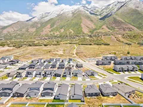 View/Area - 3916 S Sage Wood Ave, Mapleton, UT 84664 photo 2 of 2