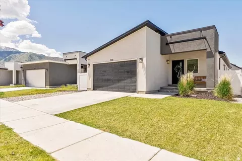 Exterior - 3916 S Sage Wood Ave, Mapleton, UT 84664 photo 2 of 5