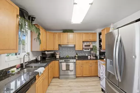 Kitchen - 548 W 5900 S, Murray, UT 84123 photo 1 of 2