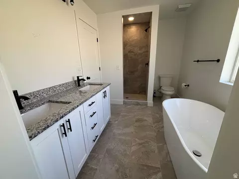 Bath - 678 E Union St S, Manti, UT 84642 photo 4 of 5