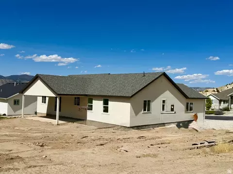 Exterior - 678 E Union St S, Manti, UT 84642 photo 3 of 5