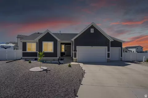 22 N Chadwick Cir, Grantsville, UT 84029