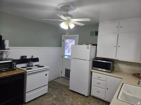 Kitchen - 250 W 200 N, Beaver, UT 84713 photo 4 of 5
