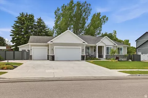 Exterior - 638 E 2000 N, North Logan, UT 84341 photo 13 of 14