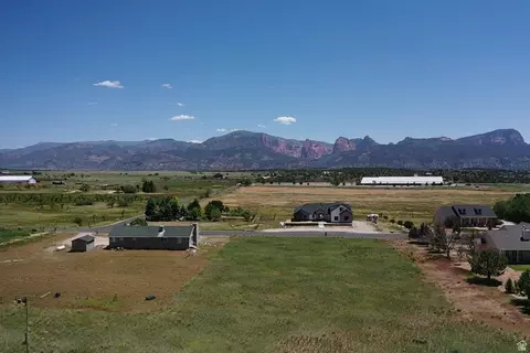 646 S 800 E, New Harmony, UT 84757 photo 2