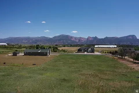 646 S 800 E, New Harmony, UT 84757 photo 5
