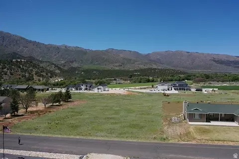 646 S 800 E, New Harmony, UT 84757 photo 3