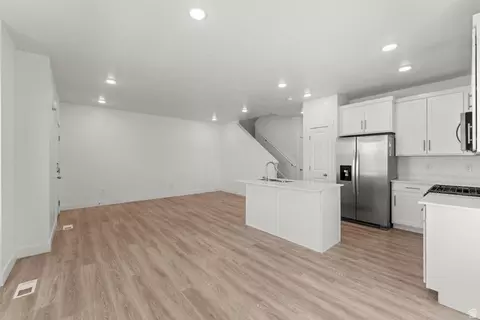 Living - 891 N 1120 E, Spanish Fork, UT 84660 photo 2 of 2