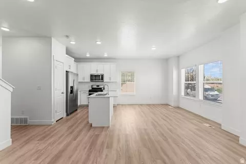 Living - 891 N 1120 E, Spanish Fork, UT 84660 photo 1 of 2