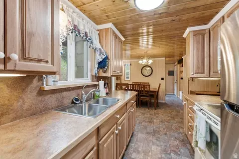 Kitchen - 54 E Targhee Dr, Oakley, UT 84055 photo 4 of 4