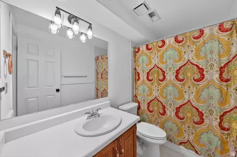 Bath - 788 E Gables St, Midvale, UT 84047 photo 4 of 4
