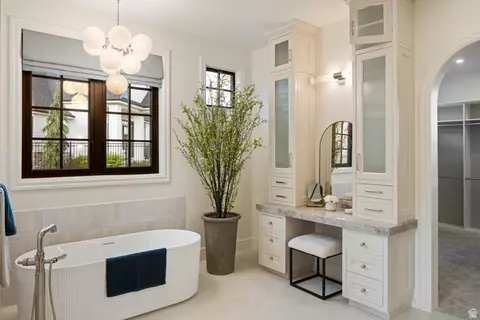 Bath - 423 S 150 E, Mapleton, UT 84664 photo 1 of 5