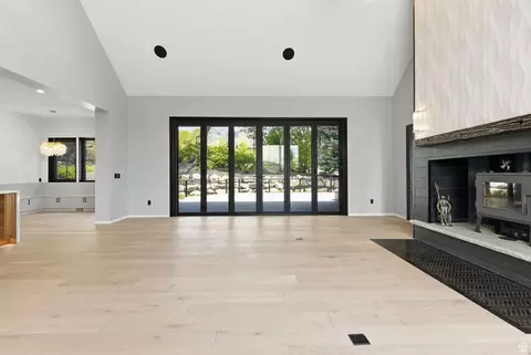 Living - 551 E Center N, Hyde Park, UT 84318 photo 3 of 5