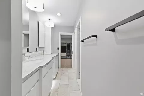 Bath - 551 E Center N, Hyde Park, UT 84318 photo 11 of 14