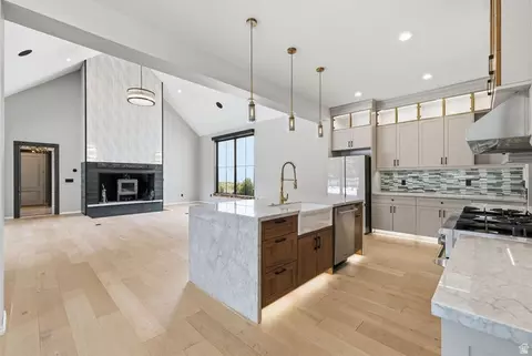 Kitchen - 551 E Center N, Hyde Park, UT 84318 photo 8 of 9