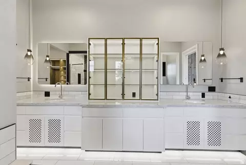 Bath - 551 E Center N, Hyde Park, UT 84318 photo 1 of 14
