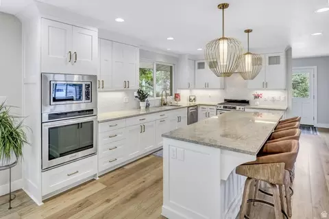 Kitchen - 1350 E Canyon Park Rd S, Bountiful, UT 84010 photo 3 of 4