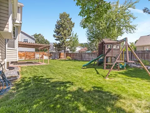 Exterior - 558 E Cherry Plum Ct, Sandy, UT 84070 photo 4 of 5