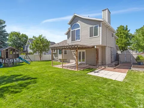 Exterior - 558 E Cherry Plum Ct, Sandy, UT 84070 photo 3 of 5
