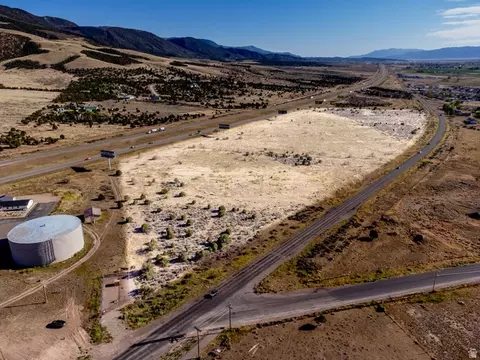 1810 E Old Us Hwy, Enoch, UT 84721 photo 2