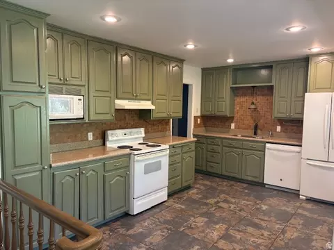Kitchen - 2313 S 150 E, Bountiful, UT 84010 photo 2 of 4