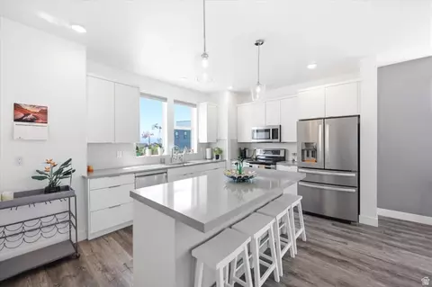 6382 W Birch Run Rd S #330, South Jordan, UT 84009