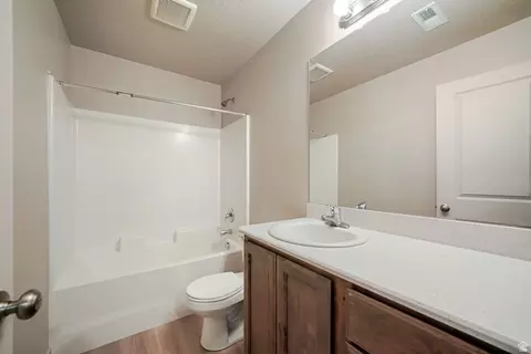 Bath - 1787 N 1240 E, Payson, UT 84651 photo 4 of 4