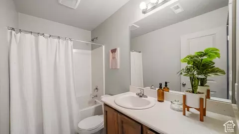 Bath - 1787 N 1240 E, Payson, UT 84651 photo 1 of 3