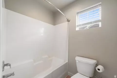 Bath - 1787 N 1240 E, Payson, UT 84651 photo 3 of 4