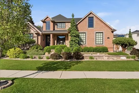 136 N Mountain Vistas Rd, Kaysville, UT 84037