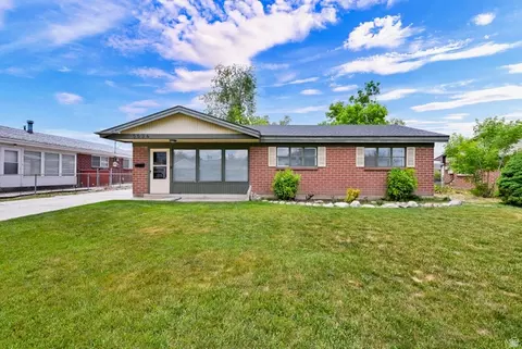 5534 S Spurrier Rd W, Murray, UT 84107