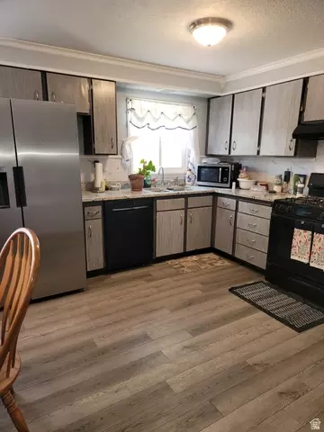 Kitchen - 10429 E 4th St, Randlett, UT 84063 photo 1 of 1