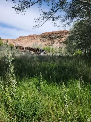 Exterior - 10429 E 4th St, Randlett, UT 84063 photo 3 of 7