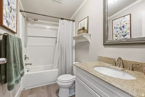 Bath - 435 E 100 S, Fairview, UT 84629 photo 2 of 5