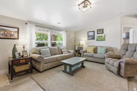 Living - 435 E 100 S, Fairview, UT 84629 photo 1 of 4