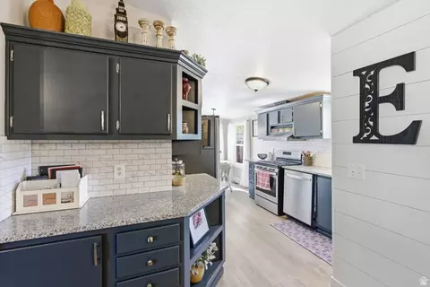 Kitchen - 435 E 100 S, Fairview, UT 84629 photo 1 of 3