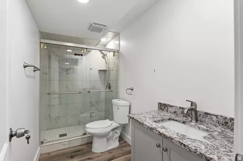 Bath - 513 E Mt Dutton Way, Eagle Mountain, UT 84005 photo 4 of 4