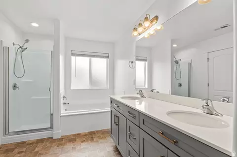 Bath - 513 E Mt Dutton Way, Eagle Mountain, UT 84005 photo 2 of 4