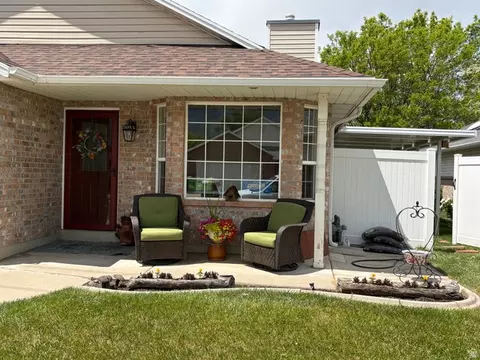 4049 S 750 W, Riverdale, UT 84405