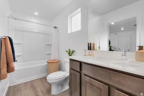 Bath - 1912 E 640 N #1221, Salem, UT 84653 photo 1 of 2