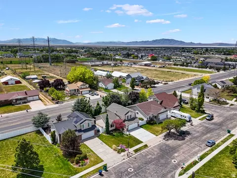 View/Area - 142 E 2675 S, Clearfield, UT 84015 photo 6 of 7