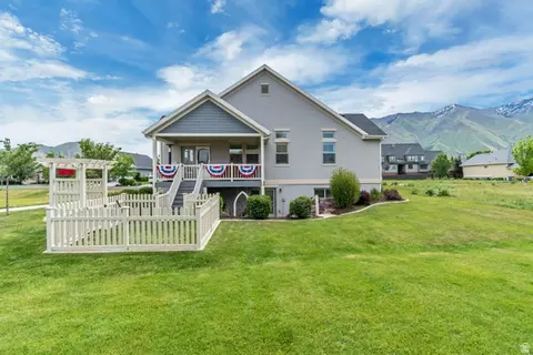 Exterior - 728 S Golden Leaf Way, Mapleton, UT 84664 photo 7 of 9