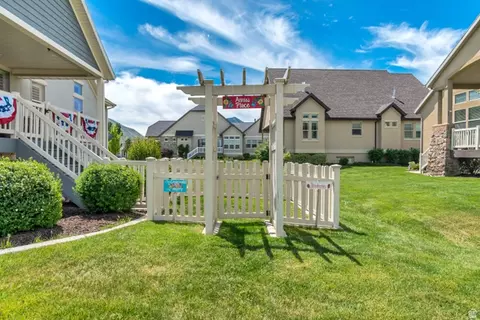 Exterior - 728 S Golden Leaf Way, Mapleton, UT 84664 photo 6 of 9