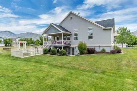 Exterior - 728 S Golden Leaf Way, Mapleton, UT 84664 photo 8 of 9