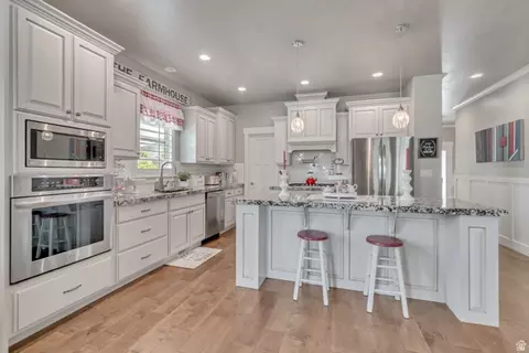 Kitchen - 728 S Golden Leaf Way, Mapleton, UT 84664 photo 2 of 3