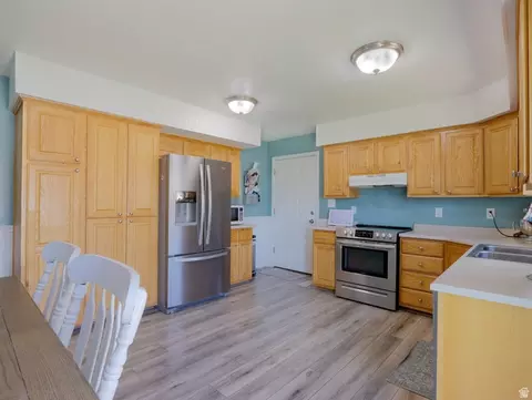 Kitchen - 918 S 190 E, Panguitch, UT 84759 photo 6 of 6