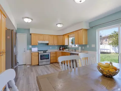 Kitchen - 918 S 190 E, Panguitch, UT 84759 photo 1 of 6