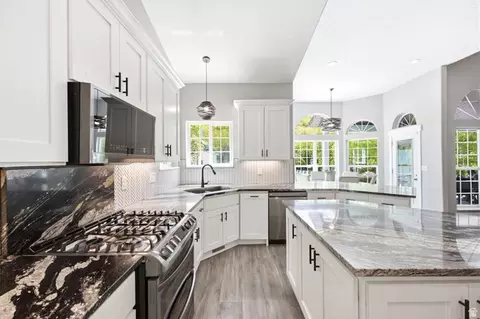 Kitchen - 2701 E 6425 S, Uintah, UT 84403 photo 3 of 4